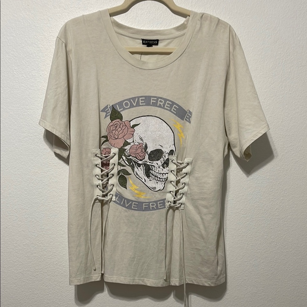 Express Cream Tee with Skull and Floral Design Size Medium PTP 22” NWT